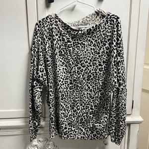 olivaceous leopard sweater size L